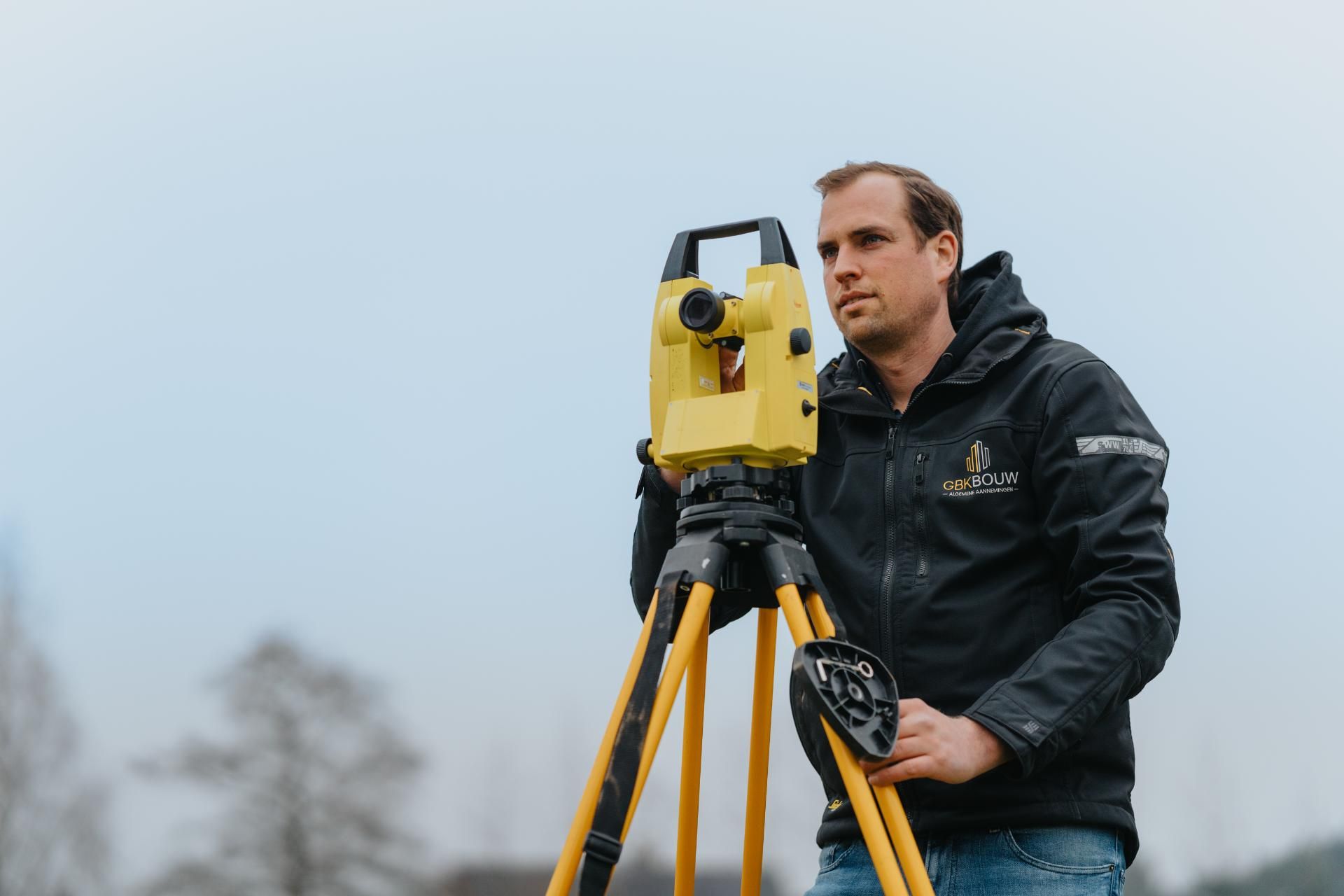 GBK Bouw professional voert nauwkeurige landmetingen uit voor de realisatie van nieuwbouwprojecten.