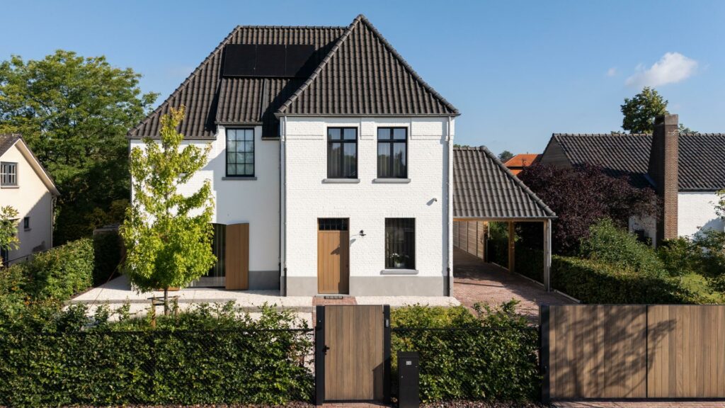 01 moderne gezinswoning vooraanzicht