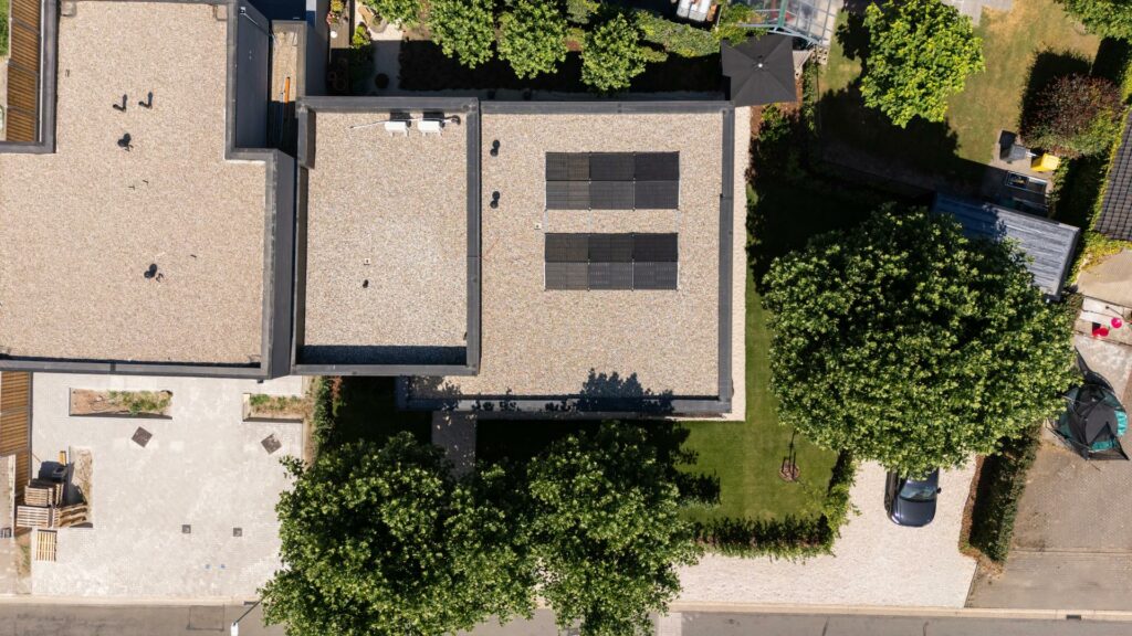 13 afgewerkte woning luchtfoto