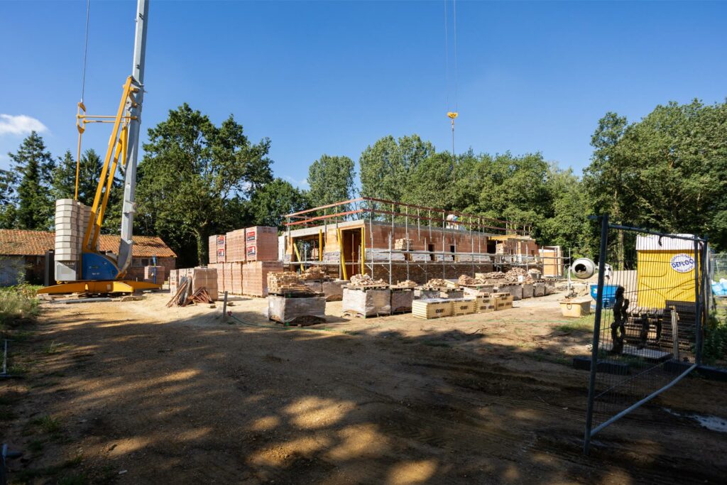 Building construction early wall installation